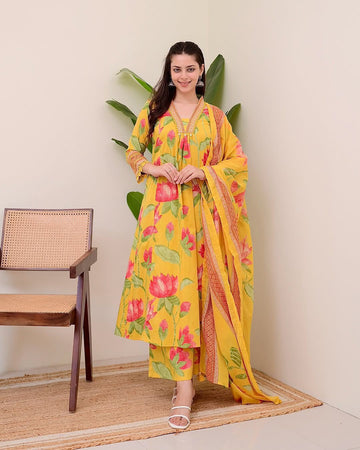 New stylish and affordable beautiful look straight alia cut set with beautiful print and fabric pure Cotton💃💃