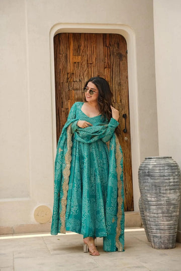 New  Anarkali kurta set with new style in sanganeri  print