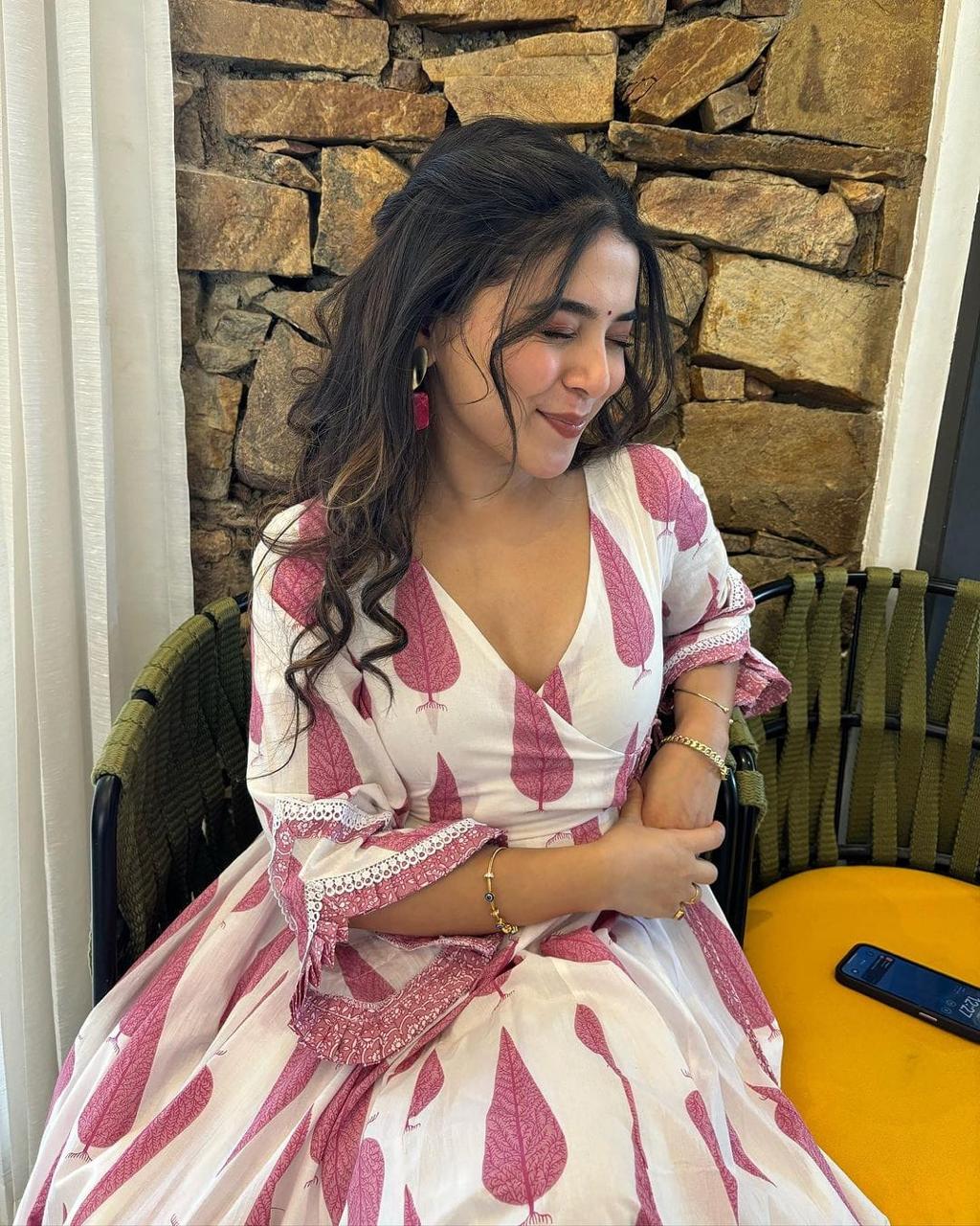 New  Anarkali kurta set with new style in saganeri  print